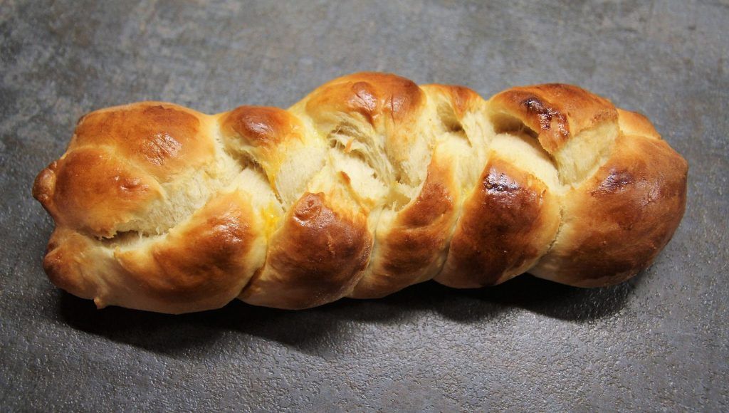 Pan de trenza tipico de suiza
