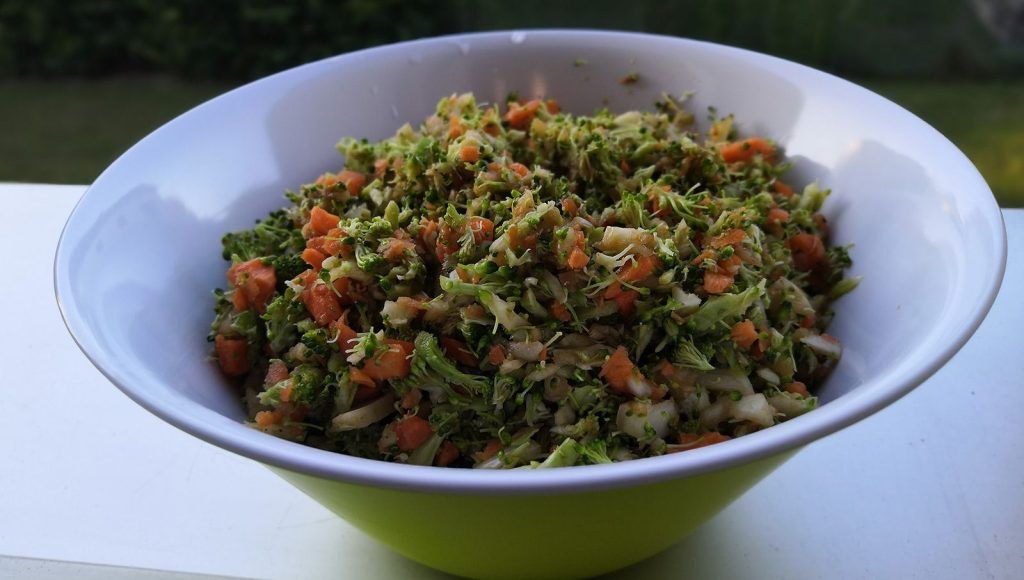 Ensalada Rápida De Brócoli, Zanahoria, Hinojo Y Manzana