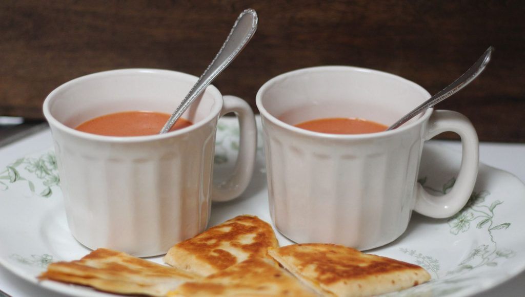 Taza con salmorejo