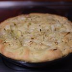 Focaccia o pasta de pan con cebolla
