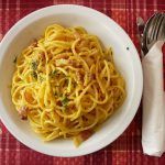 Pasta con salsa carbonara sin nata